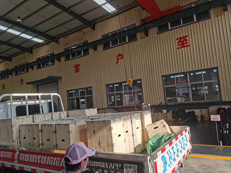 山東東達機電20臺氣動(dòng)隔膜泵發(fā)往河南鄭州