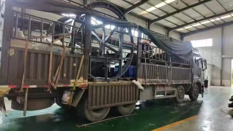 山東東達機電自主研發(fā)生產(chǎn)的的翻車(chē)系統裝車(chē)發(fā)貨